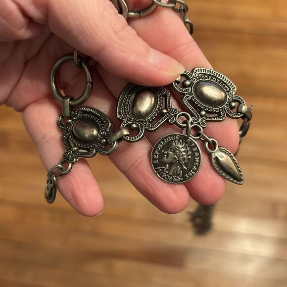 Vintage silver tone linked belt with dangle charms 41” - Picture 5 of 5